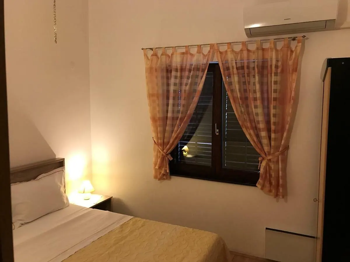 Apartment Villa-Bukvic ペシュチャーナ・ウヴァラ